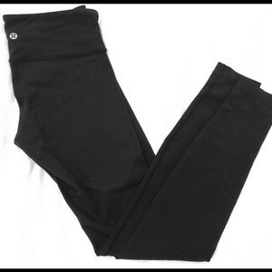 LIKE NEW Black Wunder Under Lululemon leggings